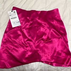 New with tags never worn Zara Hot Pink Mini Skirt